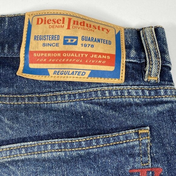 Diesel Men's 2019 D-Strukt Slim Fit Jeans Dark Blue Size 33 - Picture 3 of 10